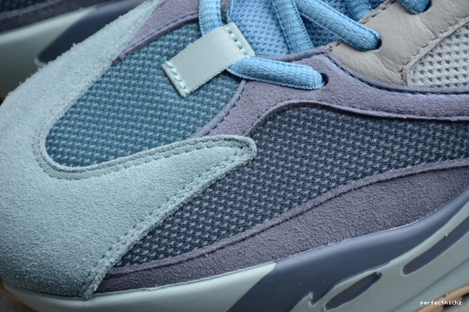 Boost 700 Carbon FW2498 Blue Adidas Yeezy 0822